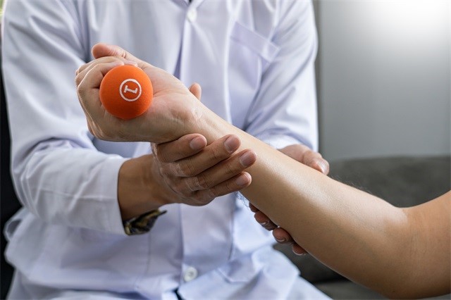 网球肘、打网球、疼痛、手腕疼-康兴医疗器械官网 网球肘、打网球、疼痛、手腕疼-康兴医疗器械官网